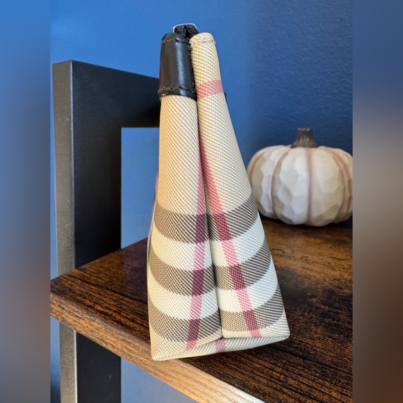 BURBERRY Cosmetic Case EUC - Picture 2 of 9